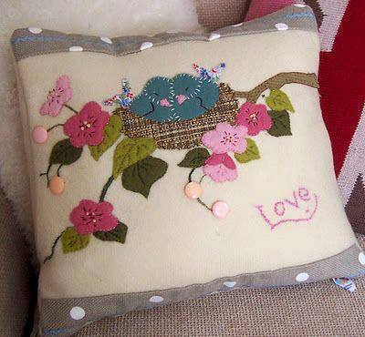 Подушки с веселым настроением: идеи