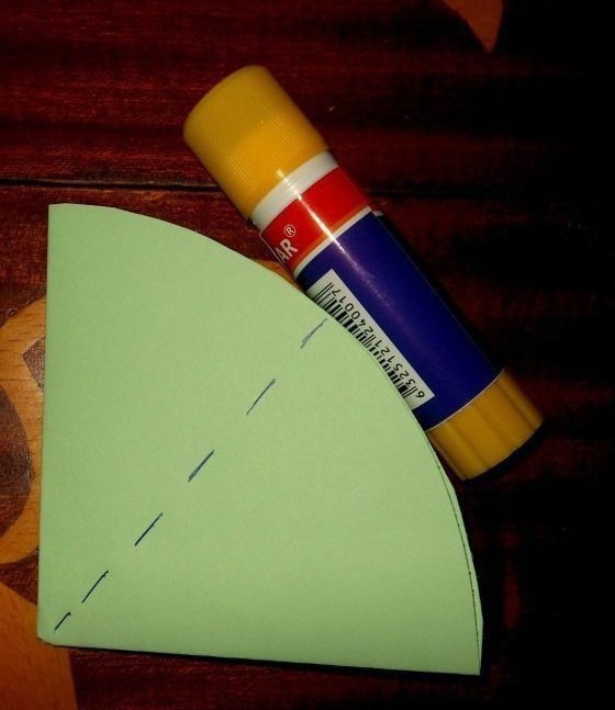 Подвесные зонтики из бумаги