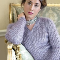 ​Пуловер с волнообразным узором