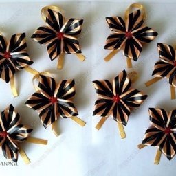 Брошь в виде цветка