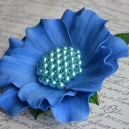 ​Брошь в виде цветка из фоамирана