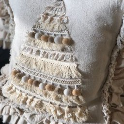 ​Декоративные подушки с ёлочками