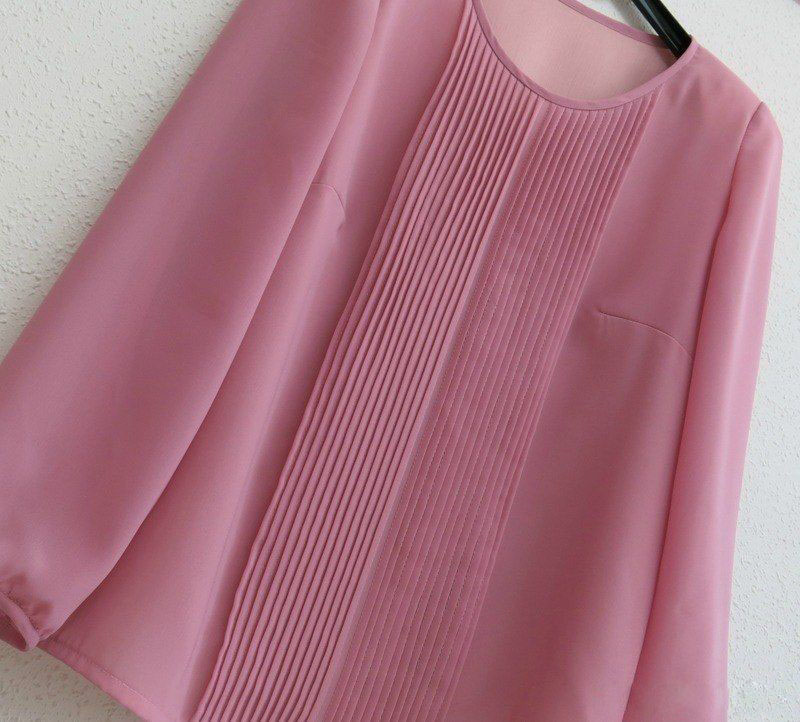 Как сделать декоративные складочки на блузке