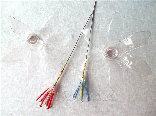 Цветы из пластиковых бутылок для сада: мастер-класс Цветы из пластиковых бутылок для сада: мастер-класс