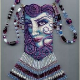 Шикарный амулет из бисера