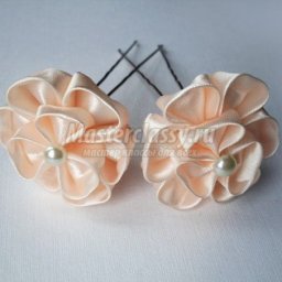 ​Цветы из атласных лент