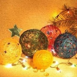 ​Декоративные шары из ниток