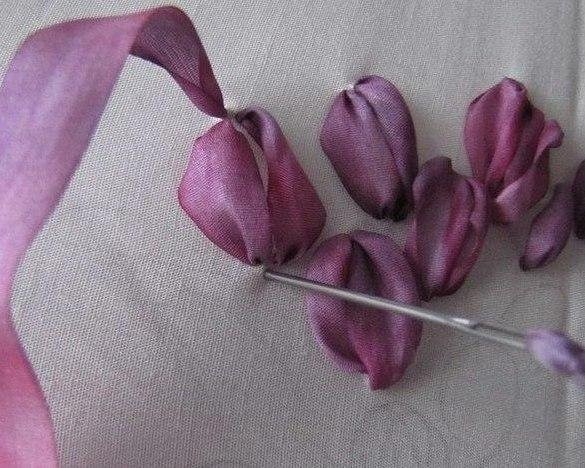 Тюльпаны: вышивка лентами