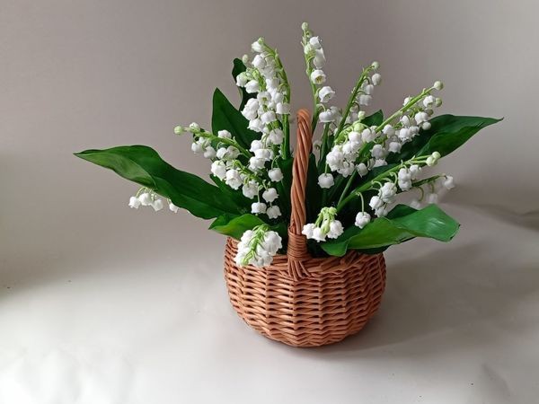 Цветы ландыша из полимерной глины