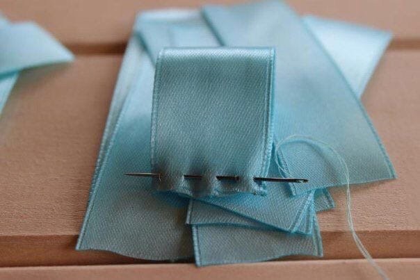 Бантики из атласных лент