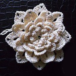 ​Вяжем объемный цветок крючком: мастер-класс