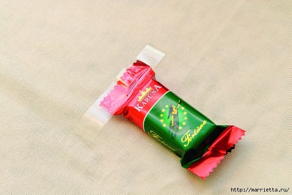 Конфетная ёлка из бутылки Конфетная ёлка из бутылки