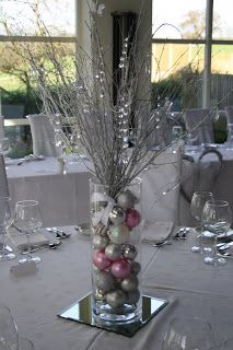 Новогодний декор в вазах