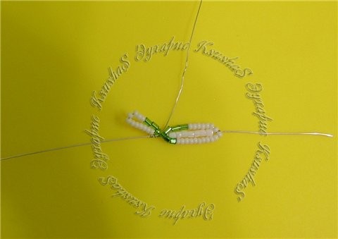 ​Восхитительный цветок из бисера