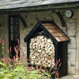 Идеи для хранения дров на даче