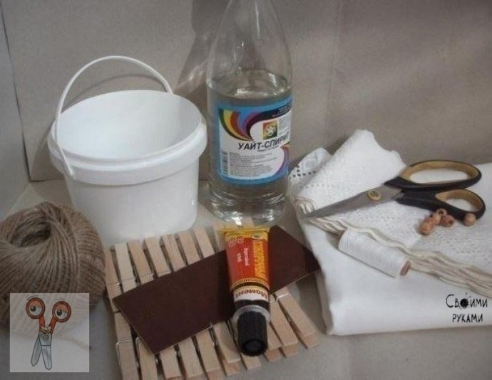 ​Корзинки из деревянных прищепок и пластиковых банок