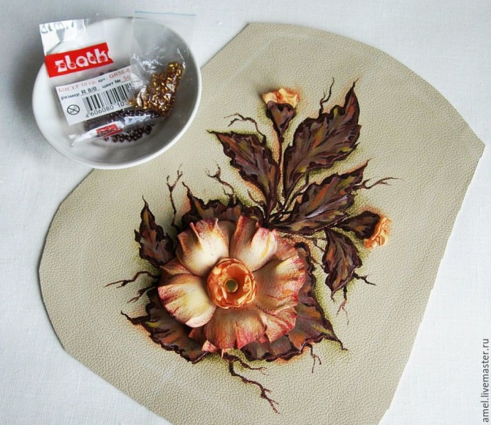 Декор сумки с цветком