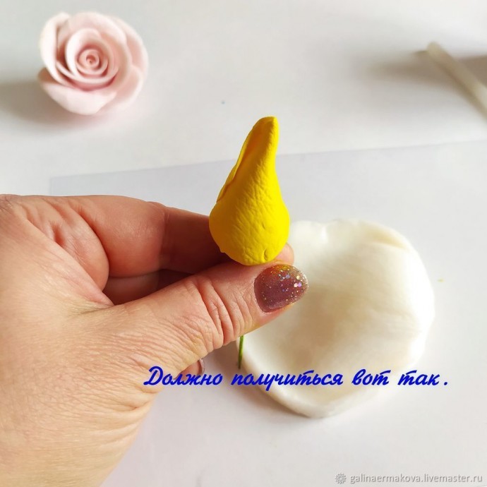 Роза из зефирной полимерной глины