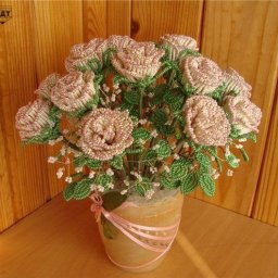 Плетем розочки из бисера