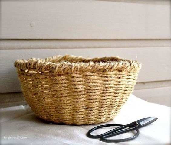 ​Плетеная корзинка из веревки