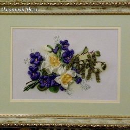 ​Вышитые лентами нарциссы