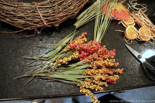 Декоративный осенний венок