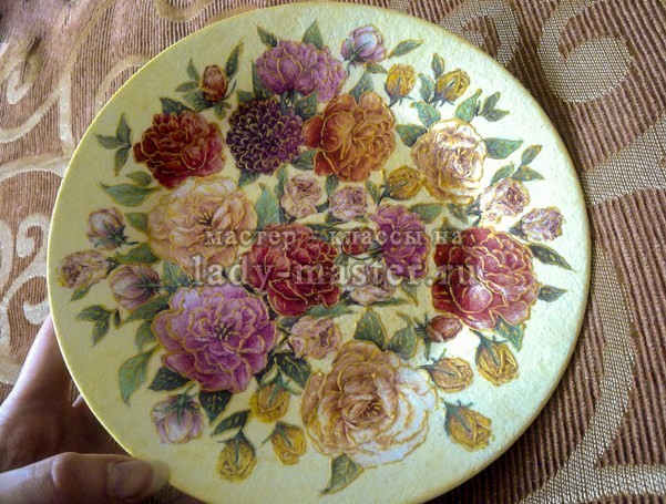 ​Декупаж тарелки в стиле "шебби-шик"