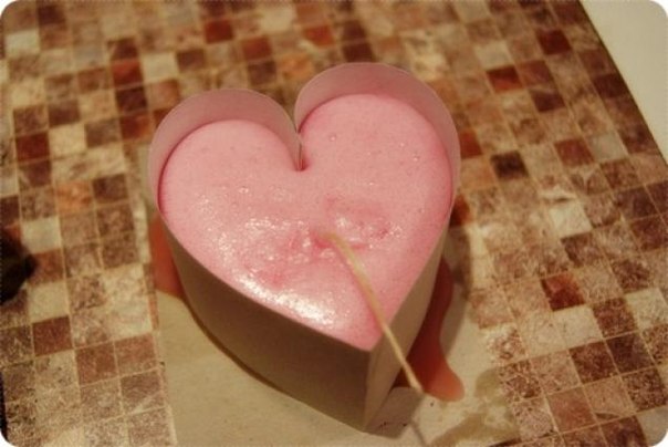 Нежная свеча-сердечко своими руками