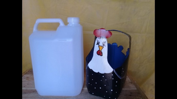 Полезные поделки из канистр