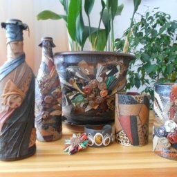 Декор бутылки обрезками кожи