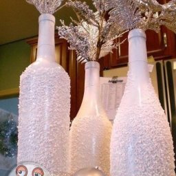 Декорированные крупной солью бутылки