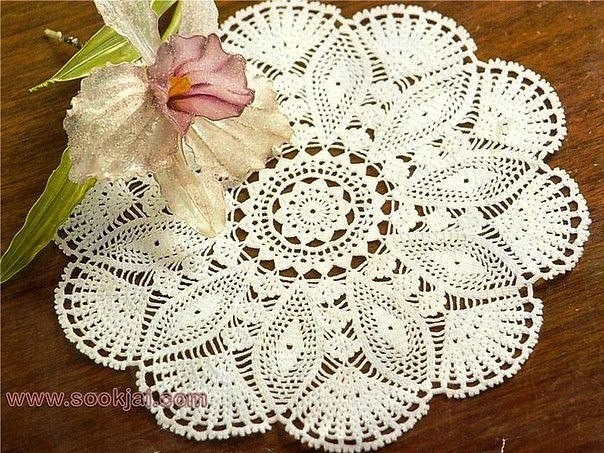 ​Изумительно красивая салфеточка