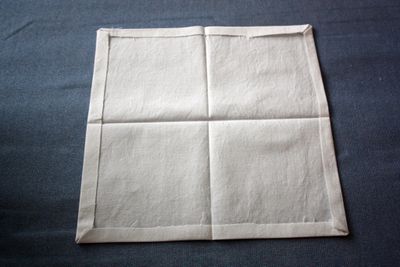 Изумительной красоты подушка с объемными элементами