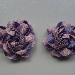 Милые цветочки из зигзагообразной тесьмы