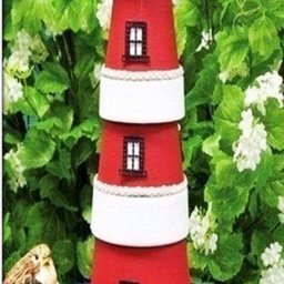 Маяк из цветочных горшков