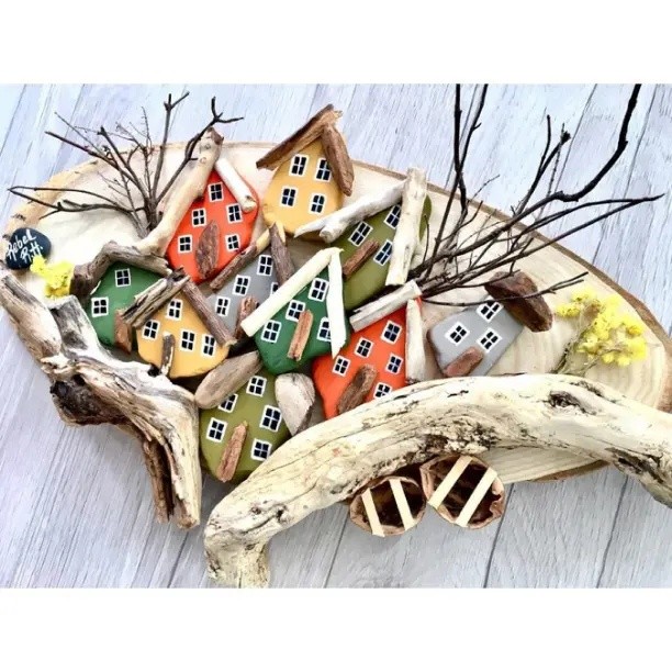 ​Домики из коряг