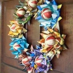 Веночек из журнальных страниц