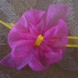 Маленький ажурный бантик