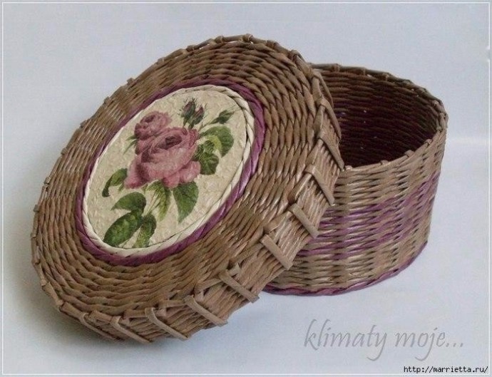 Симпатичная шкатулка из газетных трубочек