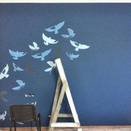 Трафаретная роспись стены своими руками