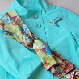 Брошь "Бирюзовая колибри": сочетание вышивки и бисера