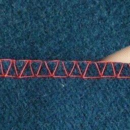 Делаем оверлочный шов вручную