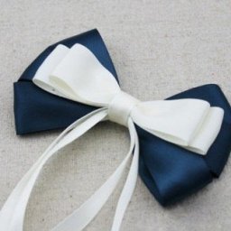 ​Красивый двухцветный бантик