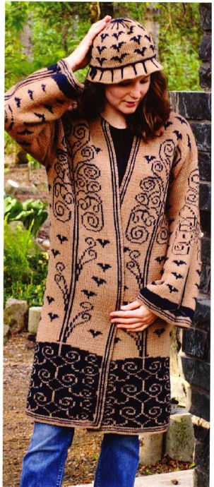 Очень красивое пальто с жаккардовыми узорами