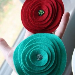 ​Простые цветы из фетра