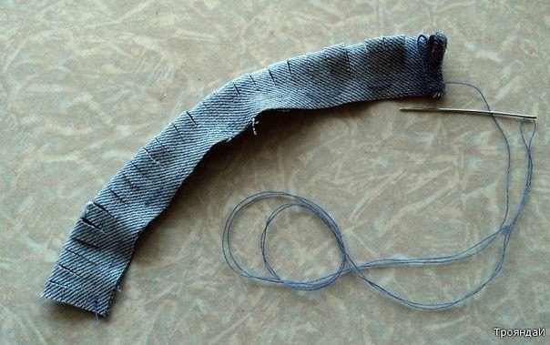 Розочка из старых джинсов: цветение старины