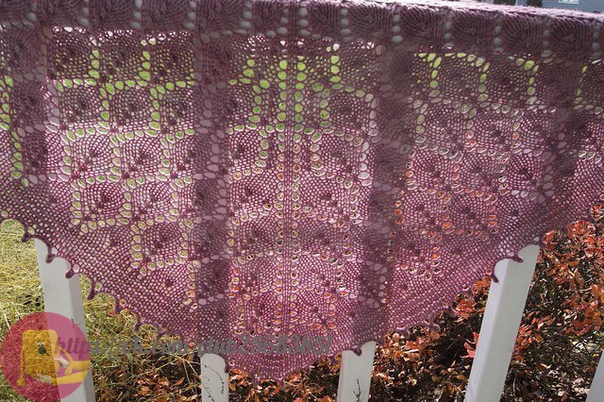 Шаль с узором из листьев и пико спицами