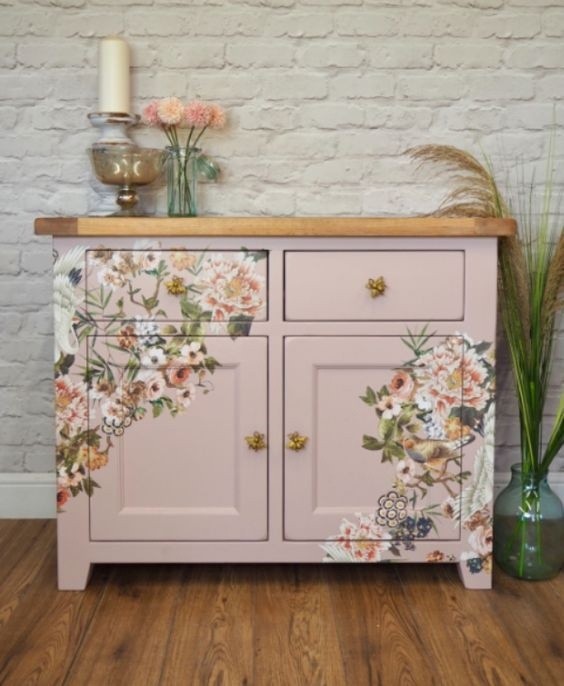 ​Украшение мебели декупажем