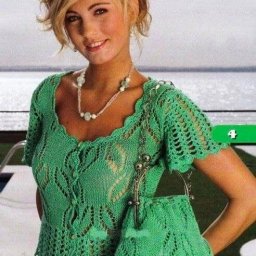 Летний яркий ажурный топ