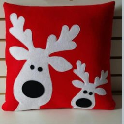 ​Новогодние подушки с оленями